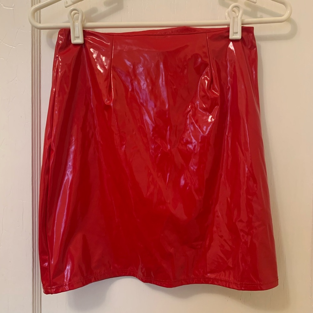 FASHION NOVA RED FAUX LEATHER SKIRT - Picture 3 of 4